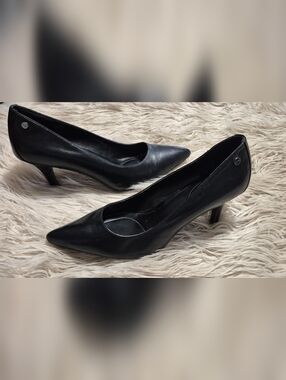 Calvin Klein Black Pointed-Toe Low Heel Pumps